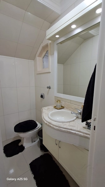 Sobrado com 03 dormitórios sendo 01 suíte, com garagem para 03 carros: 28ª foto da galeria de imagens do imóvel