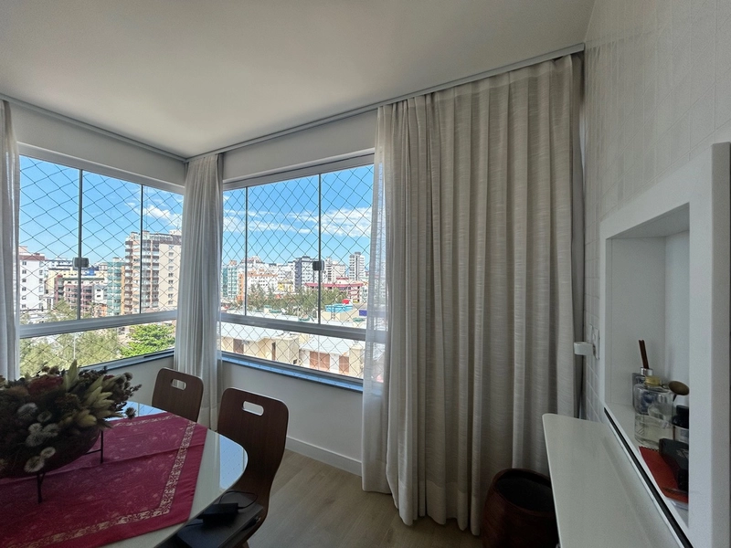 Junto a Praça Flavio Boianovski com vista para o Mar.: 5ª foto da galeria de imagens do imóvel