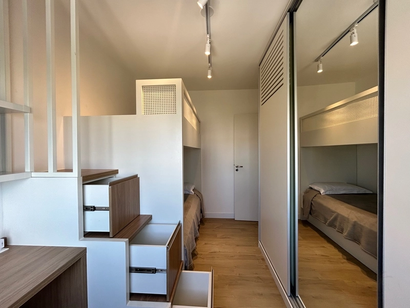 Junto a Praça Flavio Boianovski com vista para o Mar.: 17ª foto da galeria de imagens do imóvel