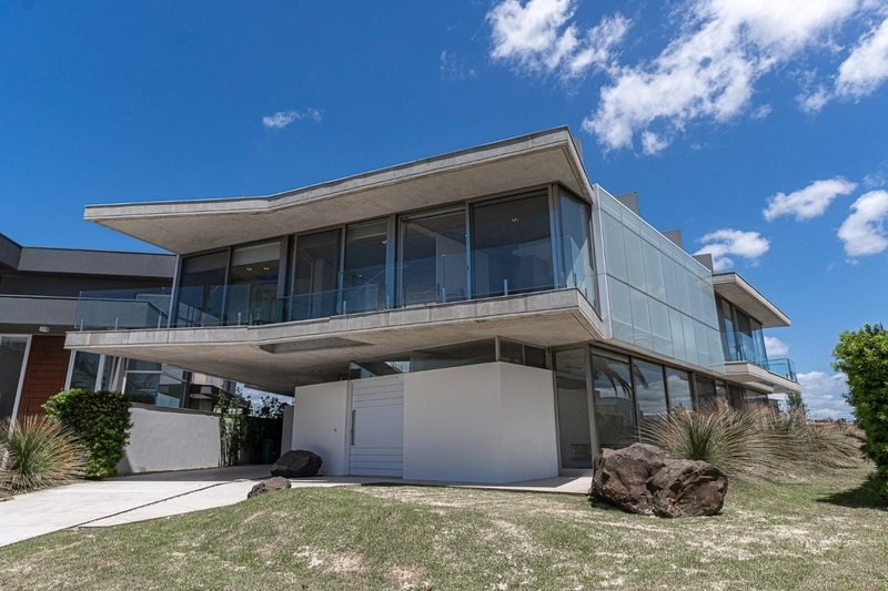 Sobrado - 05 suítes - Condomínio Enseada - Xangri-Lá: 2ª foto da galeria de imagens do imóvel