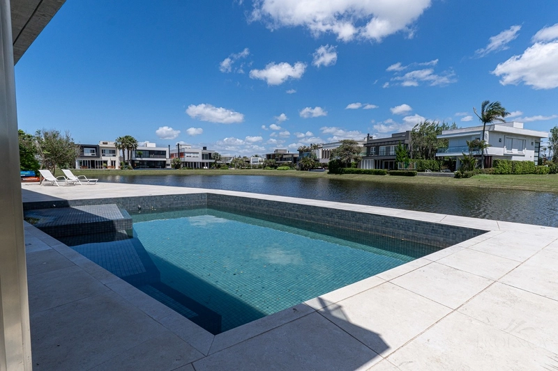 Sobrado - 05 suítes - Condomínio Enseada - Xangri-Lá: 32ª foto da galeria de imagens do imóvel