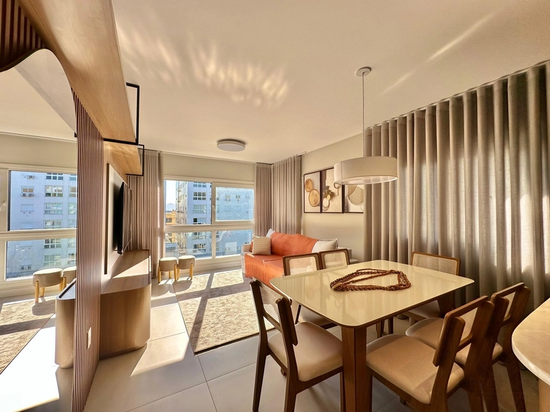 Apartamento 03 dormitórios junto a Praça Flávio Boianovski: 1ª foto da galeria de imagens do imóvel