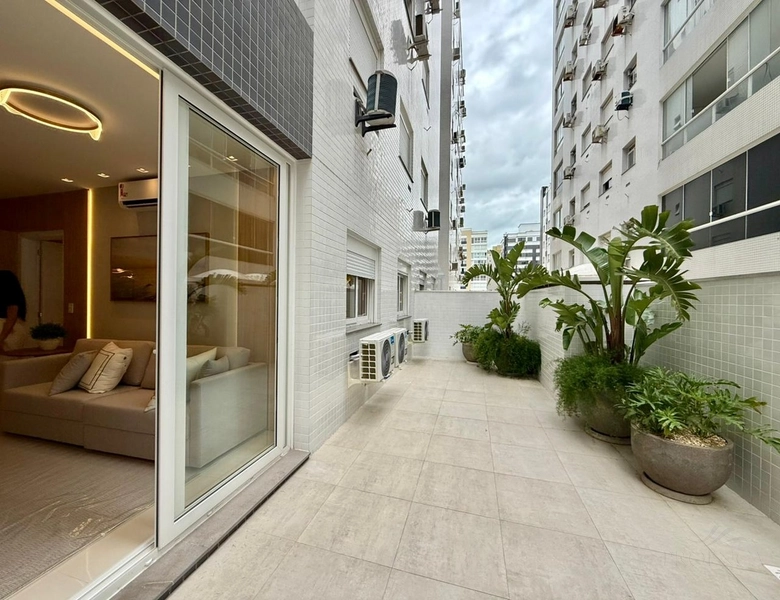 Apartamento 02 dormitórios com Terraço Bairro Navegantes: 2ª foto da galeria de imagens do imóvel