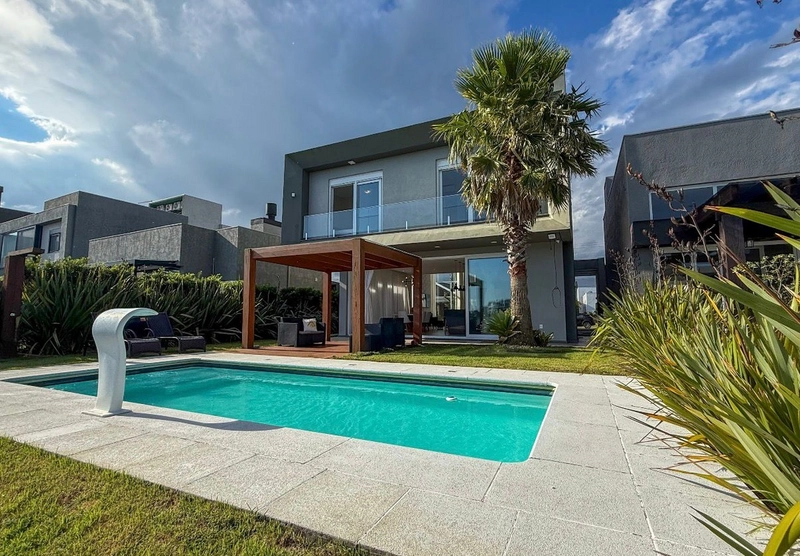 Casas à venda em Xangri-Lá, Condomínio Riviera Xangri La Rainha do Mar: 1ª foto da galeria de imagens do imóvel