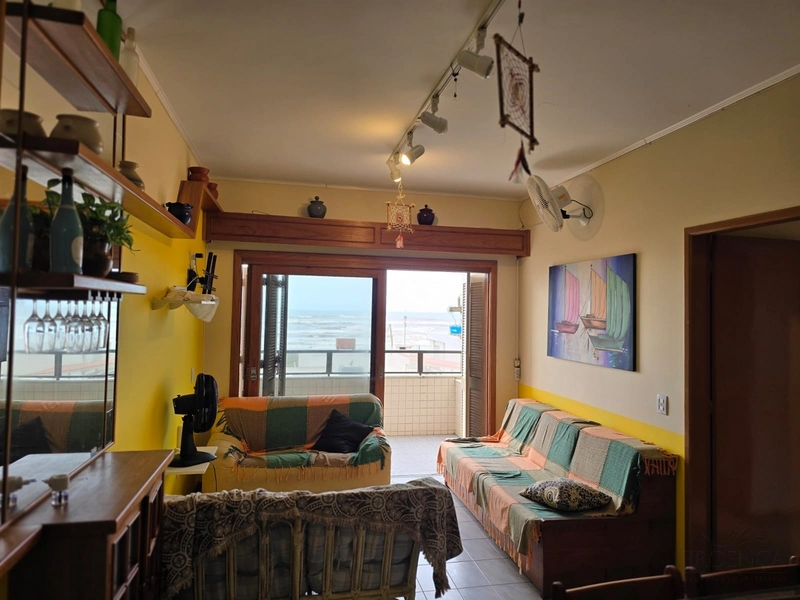 APARTAMENTO A BEIRA MAR --- De R$ 850.000,00 → por R$ 680.000,00: 2ª foto da galeria de imagens do imóvel