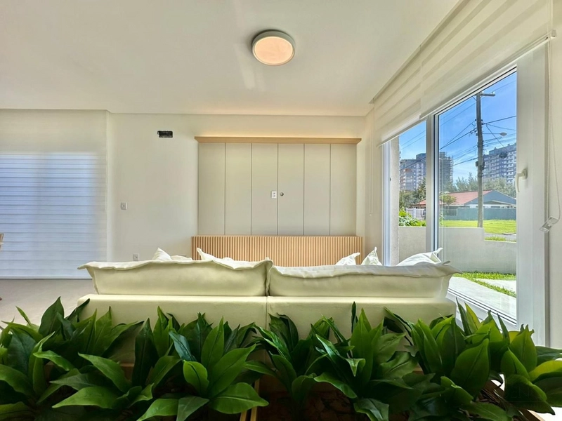 Sobrado apenas 1 Quadra do Mar, 3 suítes Zona Nova Capão da Canoa: 4ª foto da galeria de imagens do imóvel