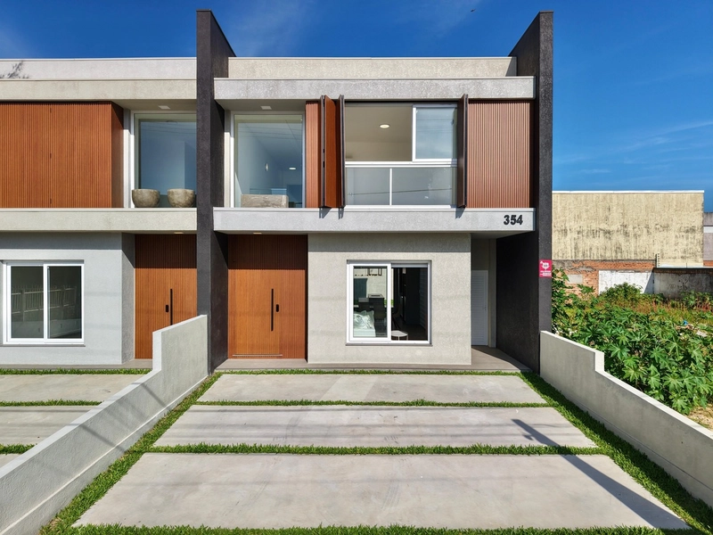 Sobrado apenas 1 Quadra do Mar, 3 suítes Zona Nova Capão da Canoa: 1ª foto da galeria de imagens do imóvel