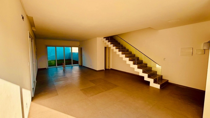 Sobrado apenas 1 Quadra do Mar, 3 suítes Zona Nova Capão da Canoa: 2ª foto da galeria de imagens do imóvel