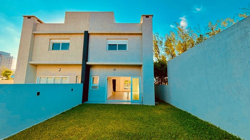 Sobrado apenas 1 Quadra do Mar, 3 suítes Zona Nova Capão da Canoa: 16ª foto da galeria de imagens do imóvel
