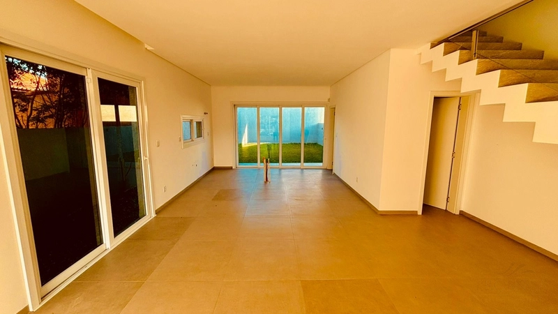 Sobrado apenas 1 Quadra do Mar, 3 suítes Zona Nova Capão da Canoa: 4ª foto da galeria de imagens do imóvel