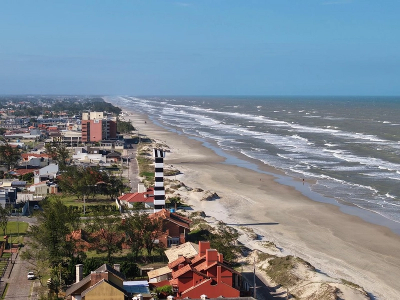 Sobrado apenas 1 Quadra do Mar, 3 suítes Zona Nova Capão da Canoa: 23ª foto da galeria de imagens do imóvel