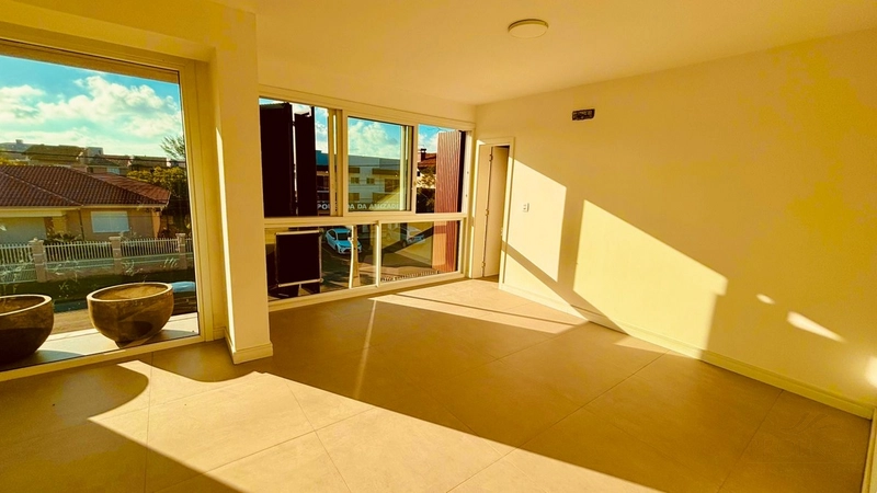 Sobrado apenas 1 Quadra do Mar, 3 suítes Zona Nova Capão da Canoa: 12ª foto da galeria de imagens do imóvel