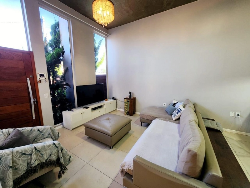 Excelente casa de locação com piscina, 03 dormitórios em  Atlântida: 2ª foto da galeria de imagens do imóvel