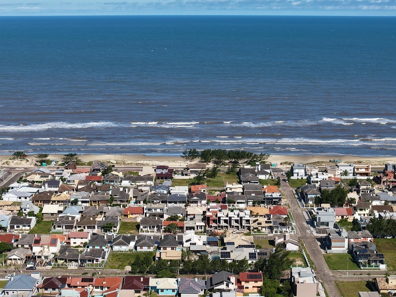CASA À VENDA, PRAIA DE ATLÂNTIDA SUL: 3ª foto da galeria de imagens do imóvel