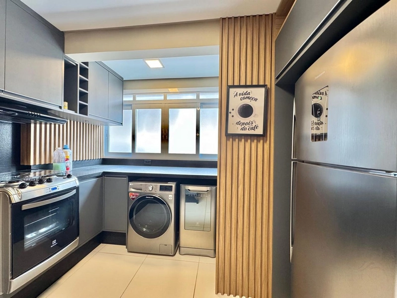 Apartamento de 2 Dormitórios  com box ( Piscina vista mar ): 10ª foto da galeria de imagens do imóvel