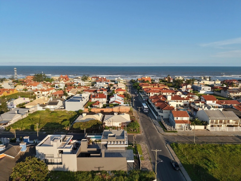 CASA ALTO PADRÃO  COM TERRAÇO E PISCINA  À VENDA: 4ª foto da galeria de imagens do imóvel