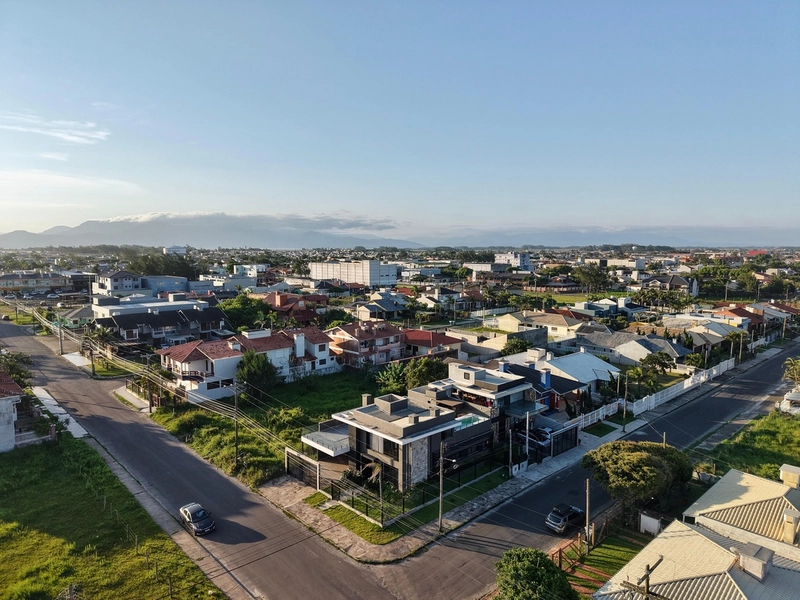 CASA ALTO PADRÃO  COM TERRAÇO E PISCINA  À VENDA: 5ª foto da galeria de imagens do imóvel
