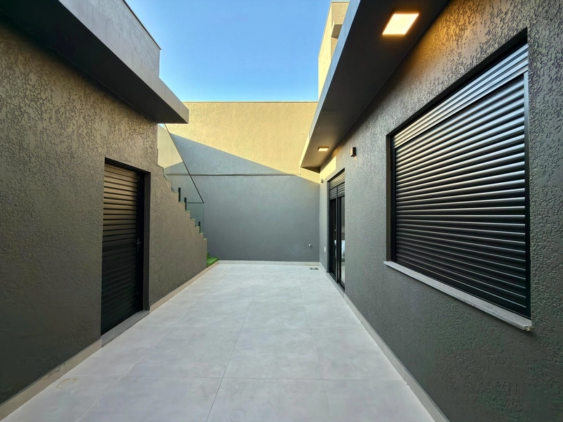 CASA ALTO PADRÃO  COM TERRAÇO E PISCINA  À VENDA: 18ª foto da galeria de imagens do imóvel