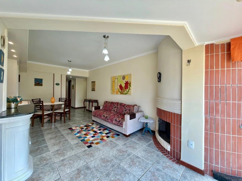 APARTAMENTO COM VISTA PARA O MAR E PRAÇA DO FAROL: 2ª foto da galeria de imagens do imóvel
