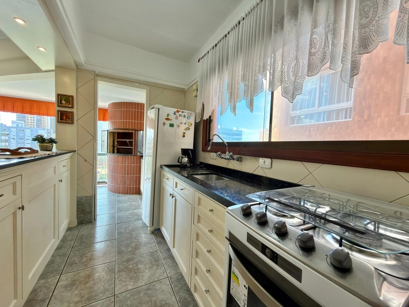APARTAMENTO COM VISTA PARA O MAR E PRAÇA DO FAROL: 7ª foto da galeria de imagens do imóvel