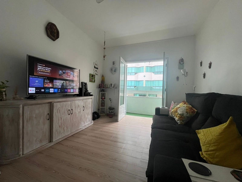 Apartamento de 2 Dormitórios com dependência ( Zona Nova ): 2ª foto da galeria de imagens do imóvel