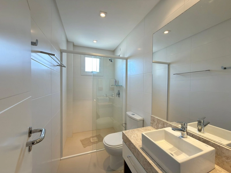 APARTAMENTO À VENDA COM VISTA ETERNA PARA O MAR.: 20ª foto da galeria de imagens do imóvel