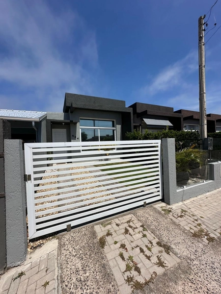 CASA À VENDA EM XANGRI-LÁ – BAIRRO NOIVA DO MAR: 3ª foto da galeria de imagens do imóvel