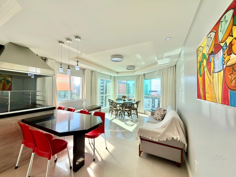 APARTAMENTO ESPAÇOSO,  ANDAR ALTO COM VISTA DO MAR: 1ª foto da galeria de imagens do imóvel
