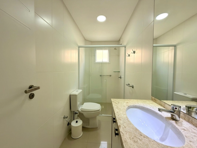 APARTAMENTO ESPAÇOSO,  ANDAR ALTO COM VISTA DO MAR: 22ª foto da galeria de imagens do imóvel