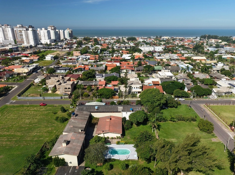 CASA A VENDA EM ATLÂNTIDA/XANGRI-LÁ e 06 APTOS AOS FUNDOS: 2ª foto da galeria de imagens do imóvel