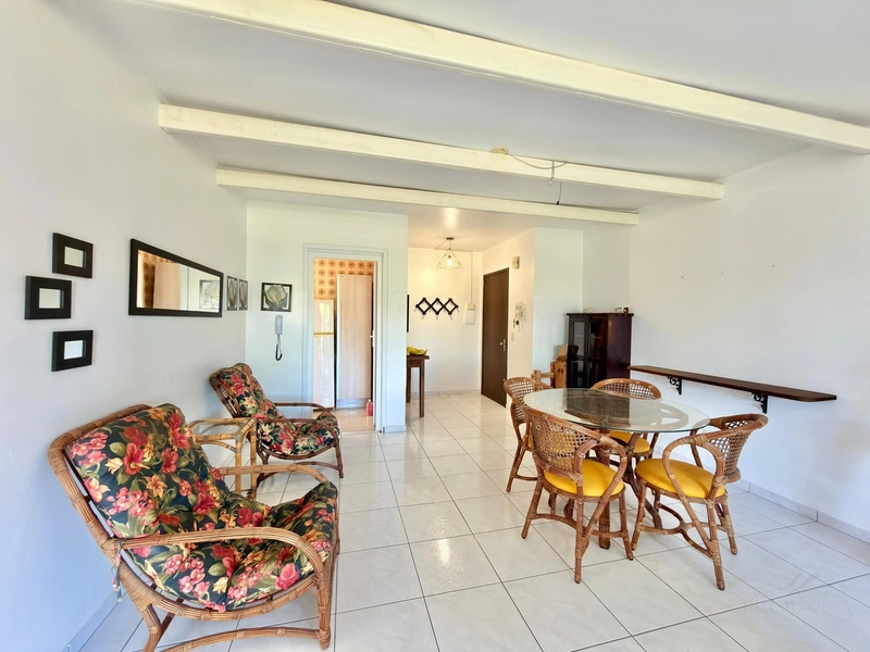APARTAMENTO À VENDA DE FRENTE PARA A PRAÇA: 6ª foto da galeria de imagens do imóvel