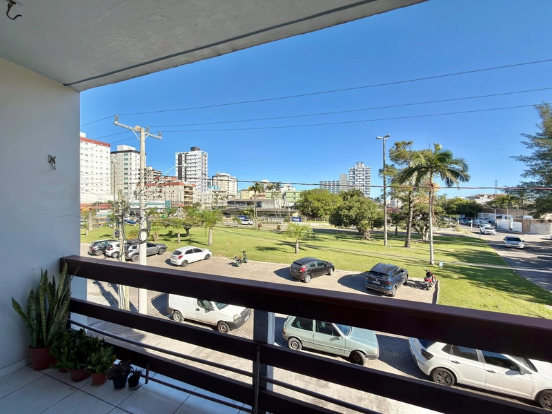 APARTAMENTO À VENDA DE FRENTE PARA A PRAÇA: 1ª foto da galeria de imagens do imóvel