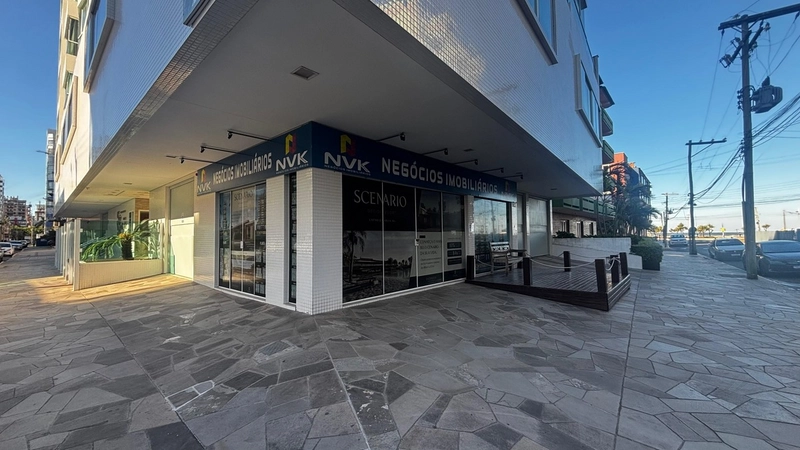 SALA COMERCIAL DE ESQUINA PARA LOCAÇÃO – CENTRO DE CAPÃO DA CANOA/RS: 1ª foto da galeria de imagens do imóvel