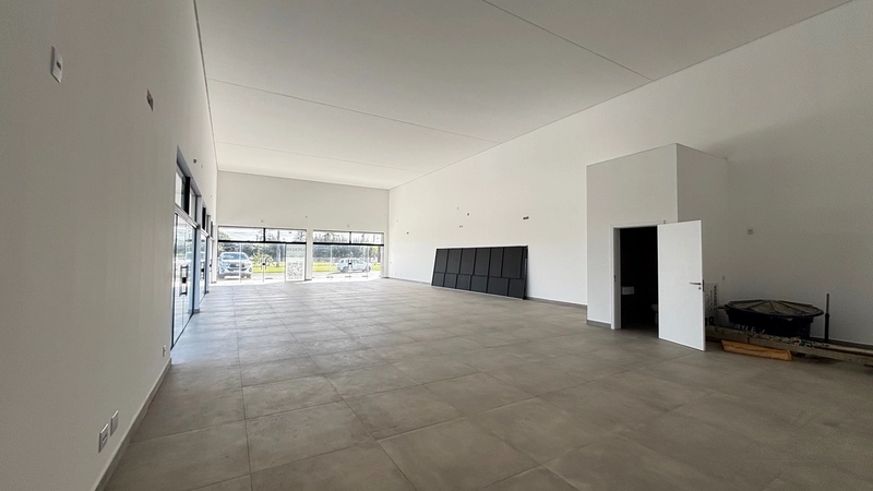 Loja de Esquina com 230m² em Localização Estratégica no Litoral: 8ª foto da galeria de imagens do imóvel