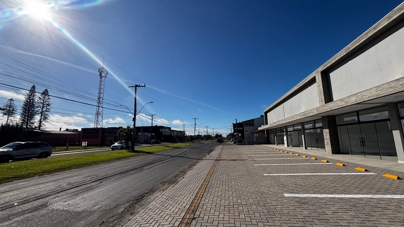 Loja de Esquina com 230m² em Localização Estratégica no Litoral: 3ª foto da galeria de imagens do imóvel