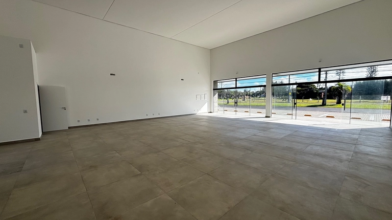 Loja Comercial com Pé-Direito Duplo e Área Externa Privativa no Litora: 12ª foto da galeria de imagens do imóvel