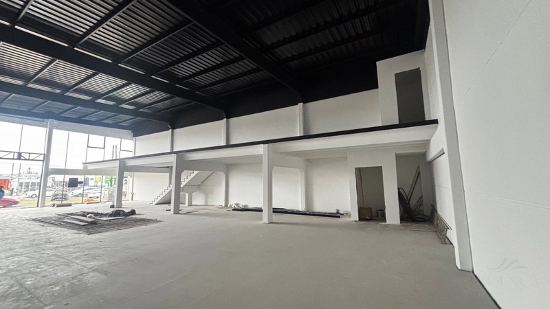 Sala Comercial Locação AV. Central | 350 m² | Excelente Localização: 2ª foto da galeria de imagens do imóvel