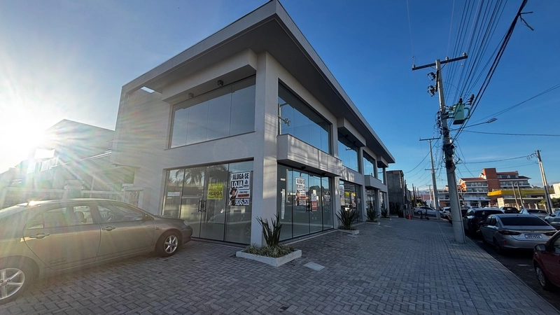 Sala Comercial de Esquina para Locação – Próxima ao Hospital: 1ª foto da galeria de imagens do imóvel