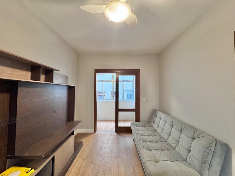 Apartamento 2 dormitórios no Centro de Capão da Canoa!