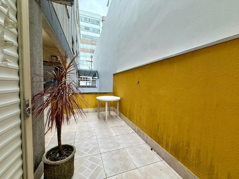 Apartamento 02 dormitórios com Terraço no Centro de Capão da Canoa
