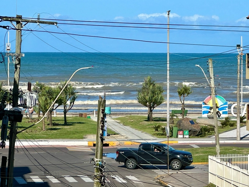 Apartamento 3 dormitórios + dependência - Centro Capão da Canoa: 2ª foto da galeria de imagens do imóvel