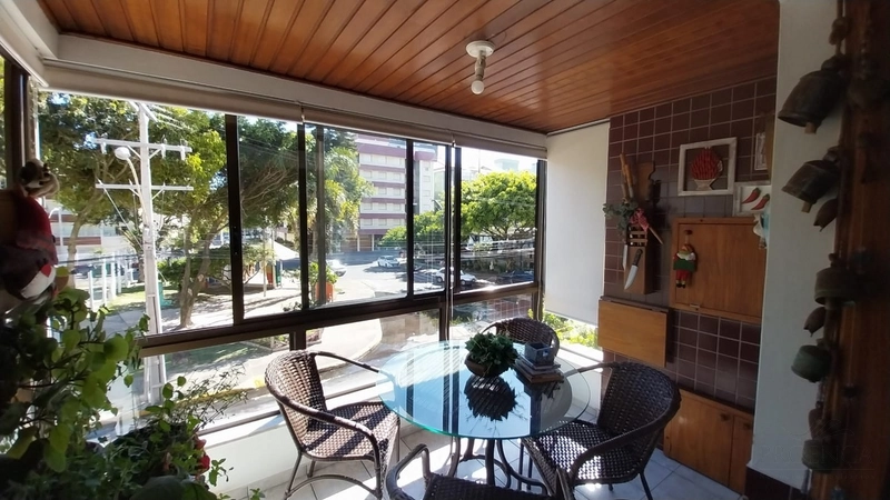 Apartamento de 2 Dormitórios Frente a Flavio Boianóvisk