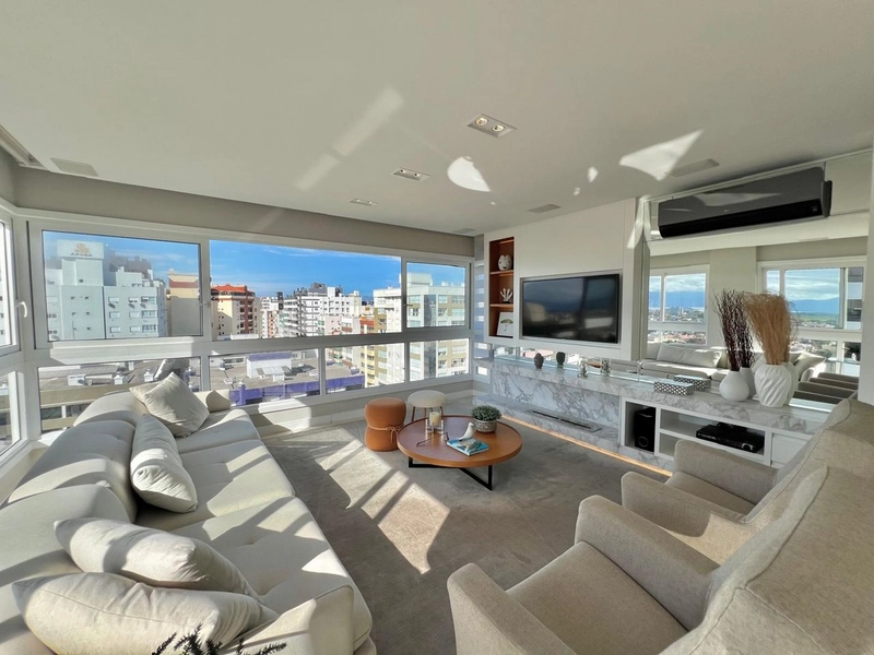 Apartamento 03 dormitórios junto a Praça Flavio Boianovski e Vista Mar: 3ª foto da galeria de imagens do imóvel