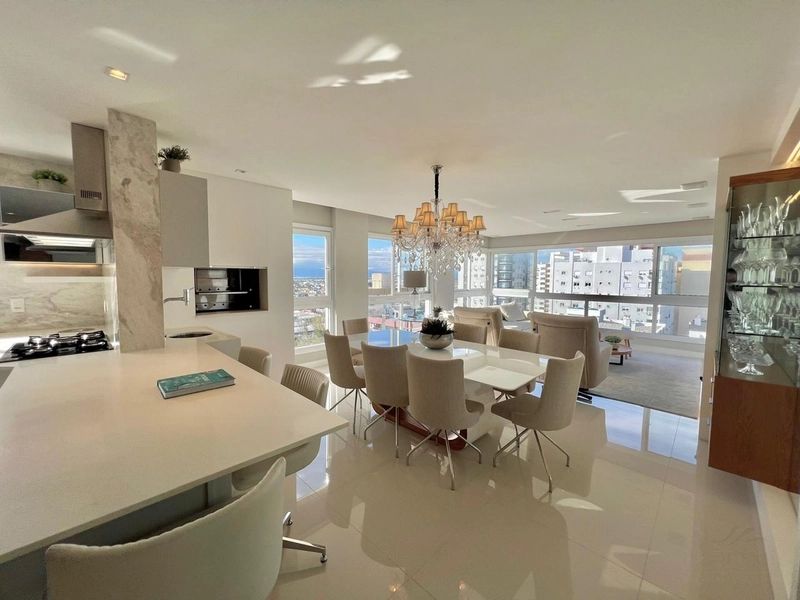 Apartamento 03 dormitórios junto a Praça Flavio Boianovski e Vista Mar: 8ª foto da galeria de imagens do imóvel