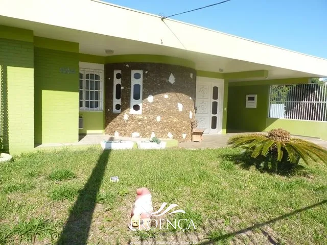 Casa 3 dormitórios, no Centro de Capão da Canoa: 2ª foto da galeria de imagens do imóvel