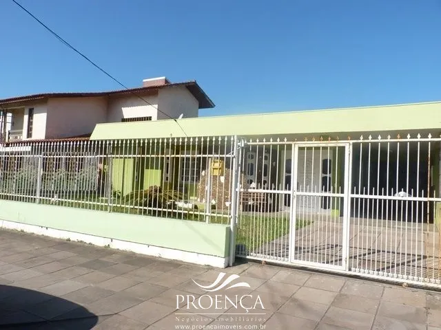 Casa 3 dormitórios, no Centro de Capão da Canoa: 1ª foto da galeria de imagens do imóvel