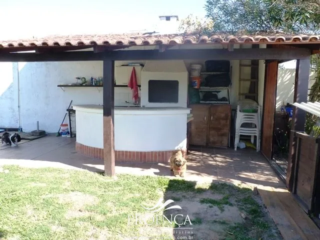 Casa a venda 03 dormitórios com piscina em Capão da Canoa: 3ª foto da galeria de imagens do imóvel