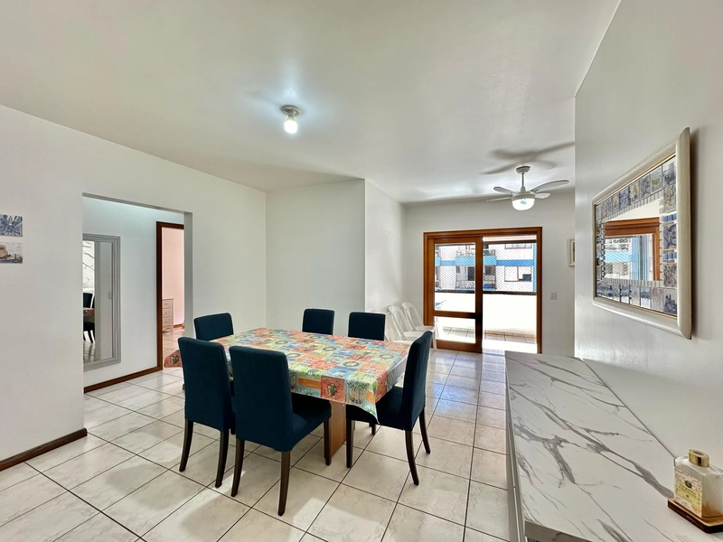Apartamento de frente junto a Praça do Mini Golf: 1ª foto da galeria de imagens do imóvel