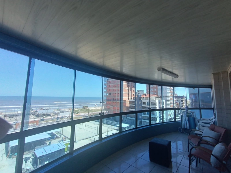 Excelente apartamento 02 dormitórios, pé na areia frente Mar temporada: 1ª foto da galeria de imagens do imóvel