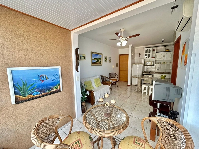 Apartamento de 1 dormitório de frente com garagem!: 3ª foto da galeria de imagens do imóvel